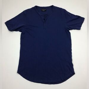 Goodlife Henley t shirt men’s medium blue